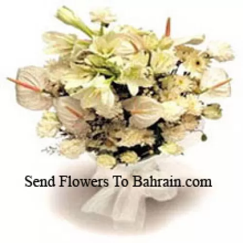 Bouquet de lys blancs, anthuriums blancs, œillets blancs et roses blanches avec des garnitures saisonnières